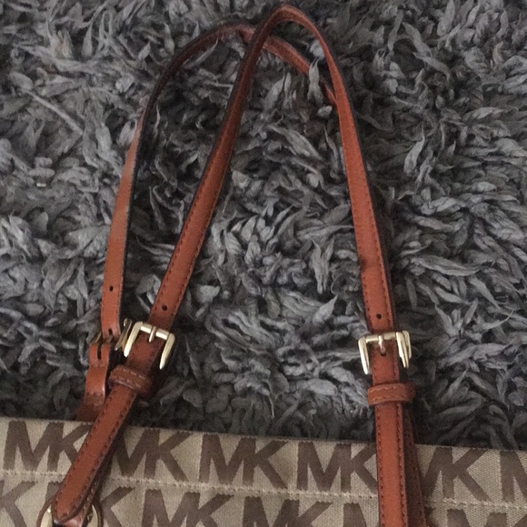 Authentic Michael Kors Tote Bag*👜 - Picture 2 of 4